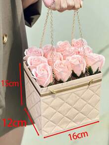 Boîte cadeau matelassée avec fleur gaufrée et poignée en chaîne métallique dorée, sac de rangement de bouquet de luxe avec bordure dorée, seau de rangement portable pour arrangement floral pour la Saint-Valentin, la Fête des Mères, l'anniversaire, le mariage, la douche nuptiale, la fête, l'emballage cadeau floral - Voir 4
