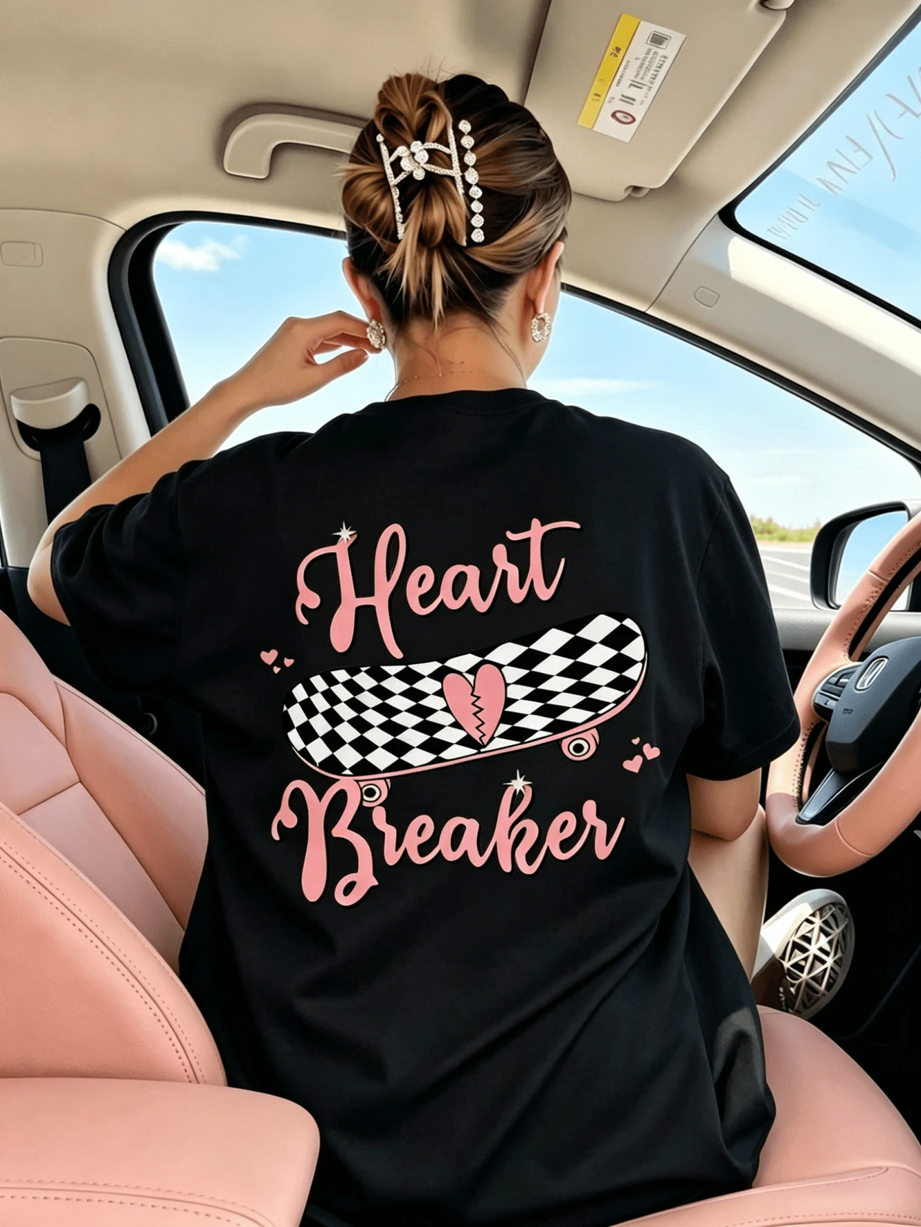Damen Sommer Heart Breaker Checkerboard Skateboard Herz-Rücken-Muster Locker Sitzendes T-Shirt, Niedliches Cooles Y2K Street Style Loose Fit Rosa Casual Vintage Streetwear Grafik-T-Shirt - Schwarz - Übersicht 1