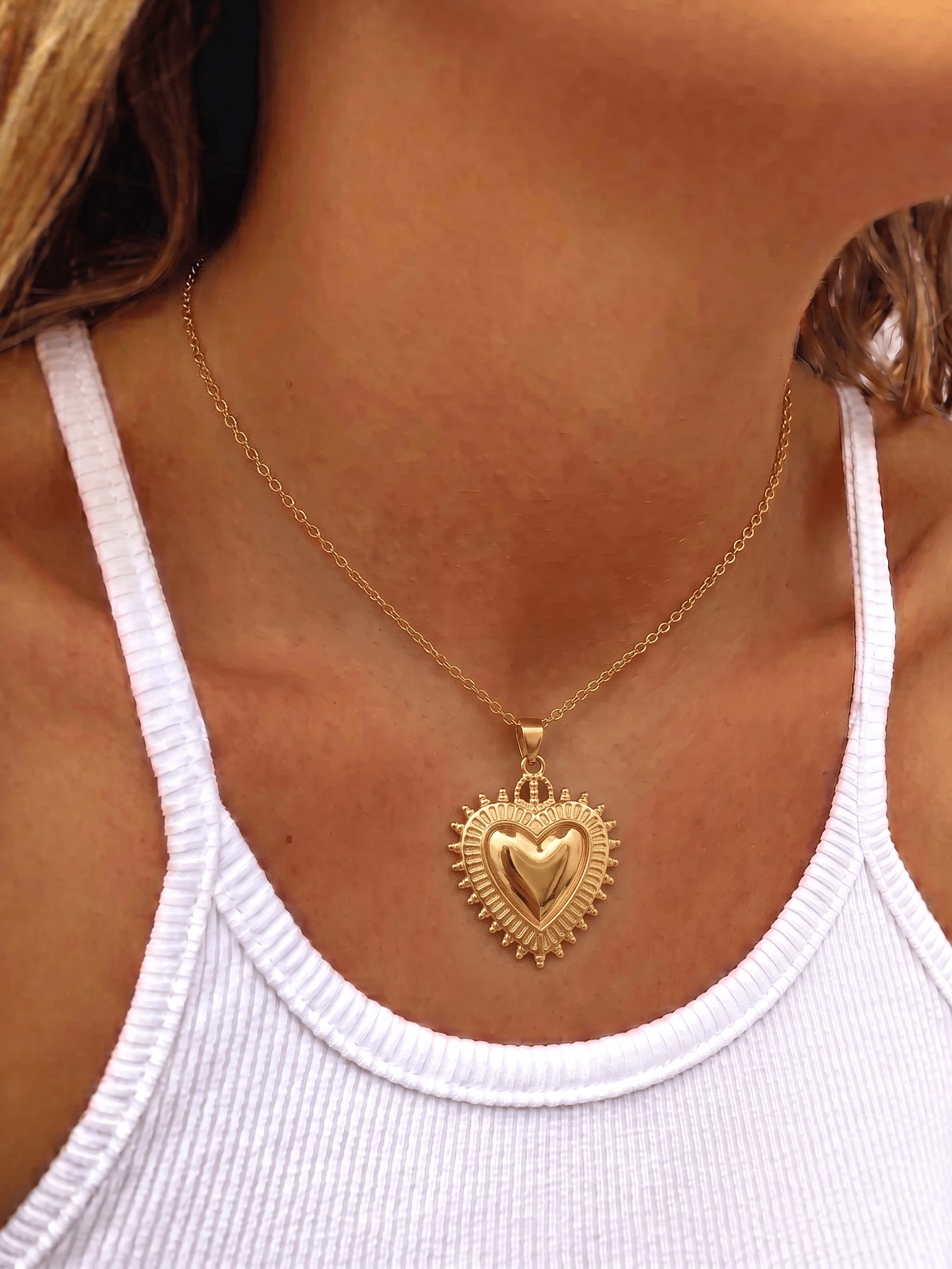 1 Stück übertriebener Herz-Leucht-Anhänger im europäischen & amerikanischen Stil, 18K vergoldeter Herz-Anhänger Halskette, zarte elegante Edelstahl Halskette, Valentinstag Geschenk, Thanksgiving Geschenk, Strand Geschenk, Unisex Schmuck, geeignet für Männer & Frauen, wasserfest & farbbeständig - Verschiedenfarbig - Übersicht 1