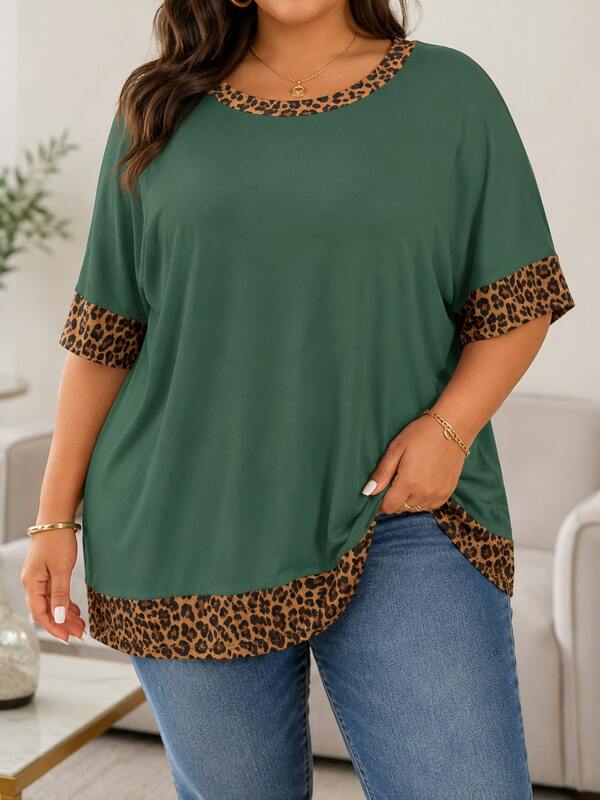 Blusa Feminina Plus Size Oversize Túnica Manga Curta Gola Redonda em Visco Lycra Premium com Detalhes Animal Print Modelagem Ampla Casual Confortável