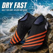 Zapatos de agua para hombre: Con un diseño de rayas diagonales negras y naranjas, una parte superior transpirable y elástica para un fácil poner y quitar, y una suela ligera, - Negro - Ver 8
