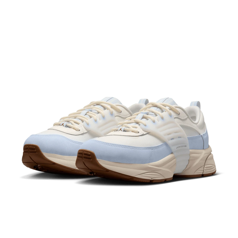 Nike Trunner O/S Comfortable, Sturdy, Cushioned, Soft Fabric And Leather Low-Top Running Shoes For Men - White - View 1