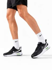 Nike 男式 Air Max Nuaxis 运动鞋，训练缓震跑步鞋 - 黑與白 - 查看 4