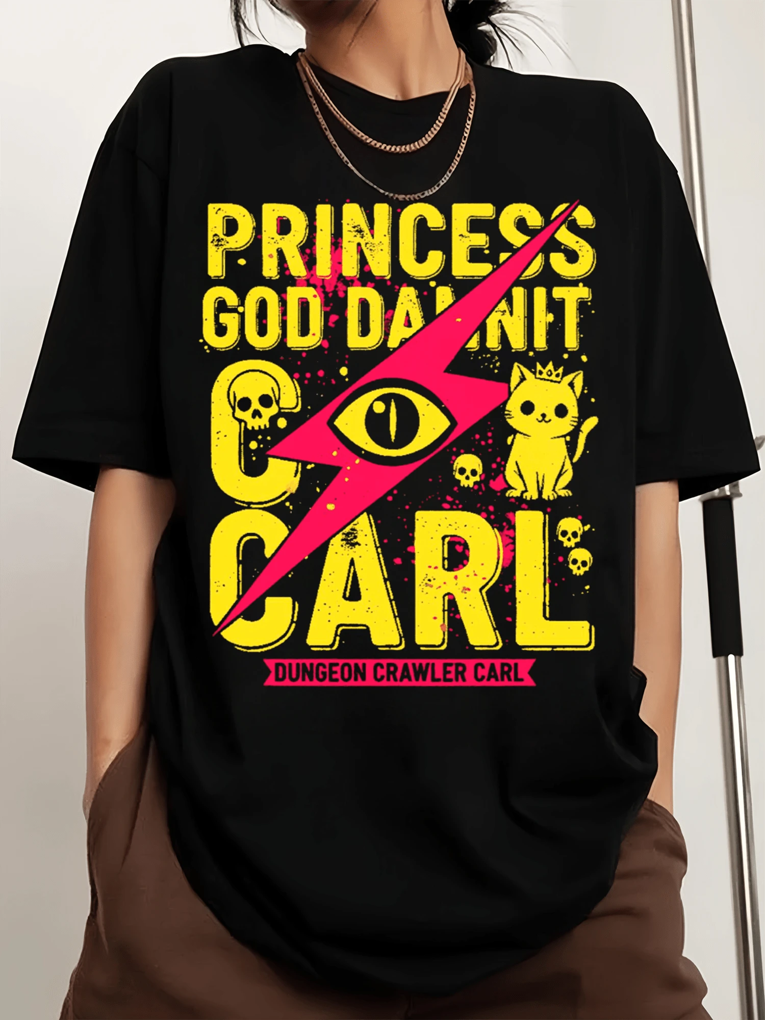 Dungeon Crawler Carl Shirt, LitRPG Bookish Tee Retro-Printed Fashion T-Shirt For Men And Women, Fan Merch - 黑色 - 查看 1