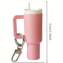 [Mini Keychain] 2pcs (Random Color) Mini Cup Keychain Set | Detachable Lipstick And Pill Storage Box, Fashionable Beverage Container Keychain | Perfect For Backpacks And Car Keys, Great Gift For Friends And Sports Enthusiasts - View 6