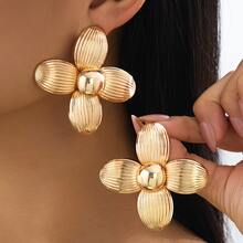 1 Pair Fashionable Vintage 3D Vertical Stripe Four-Petal Flower Earrings Suitable For Daily Wear - Gold - View 1