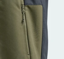 Adidas TERREX 男士運動多口袋戶外寬鬆短褲，春夏工裝運動百慕達短褲 JD3487 - 岩層橄欖綠/深灰 - 查看 7