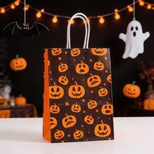 12 piezas Bolsas de regalo de papel kraft de Halloween con asas blancas, patrones de cara de calabaza, murciélago, fantasma, telaraña, bolsas de regalo de Halloween naranja y negro, adecuadas para la actividad "Truco o " de los niños, fiesta de aula, bolsas de papel con asa de cuerda con estampado de cara de calabaza y murciélago fantasma, bolsas de regalo pequeñas con forma de linterna, bolsas de regalo pequeñas de Halloween con fantasma, murciélago y araña, bolsas de regalo pequeñas para fiesta de aula de niños, bolsas de regalo de vacaciones naranja y negro - Ver 3