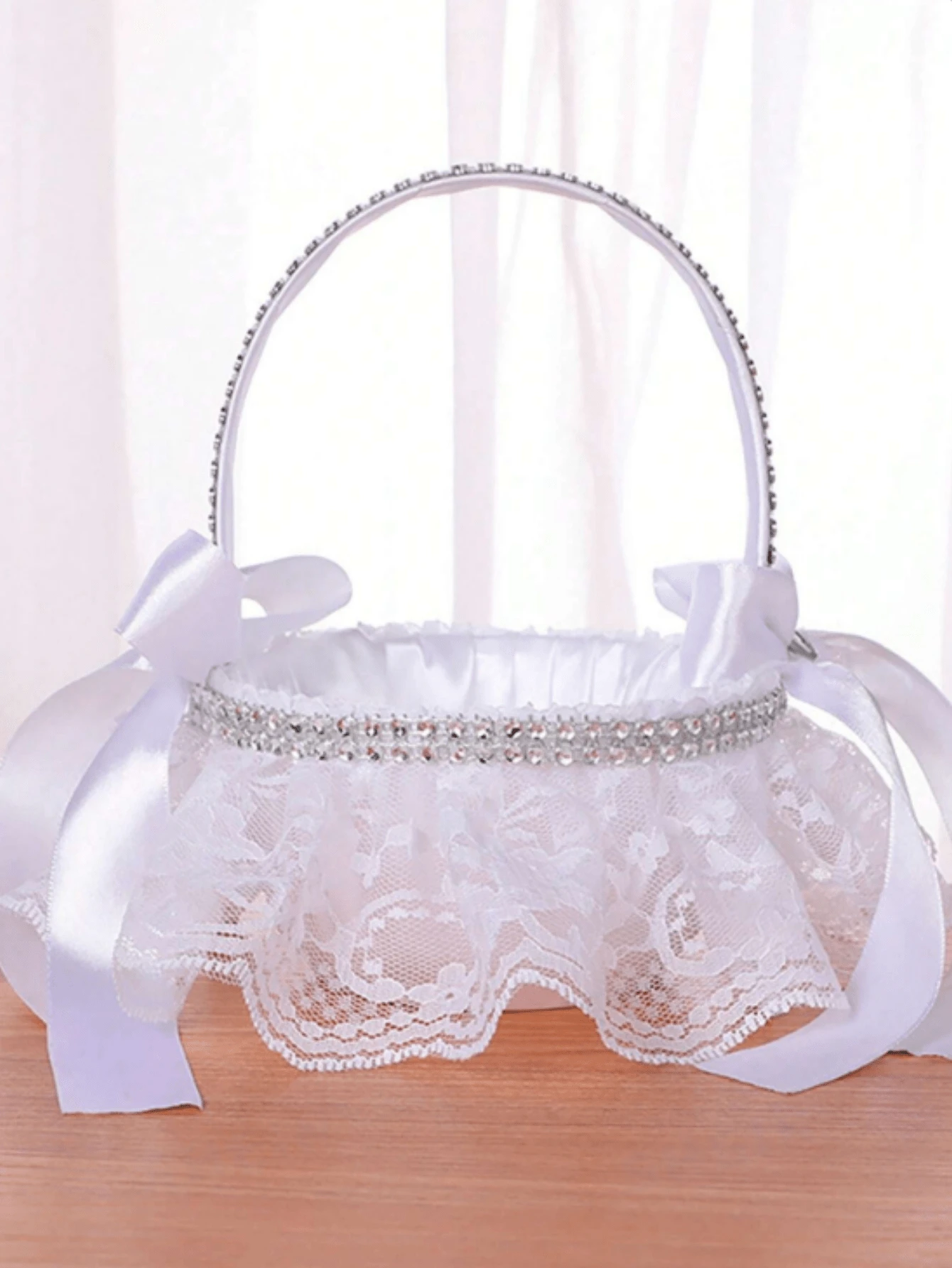 White Small Flower Basket, Bridal Wedding Lace Satin Fabric Bow Handbag, Wedding Petal Throwing, Flower Girl Carrying Small Gifts, Fruit Basket, Romantic Modern Style, Wedding Party And Daily Gathering, Dance Prop - Diamond-studded Flower Basket - View 1