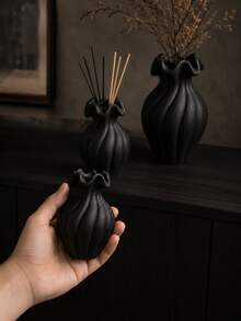 1pc Wabi Sabi Matte Black Ribbed Reed Diffuser Bottle, Ruffled Wave Rim Design, Minimalist Dried Flower Aroma Vessel, Living Room Table Neutral Home Decor Gift - Wabi-sabi Spiral Vase - View 3