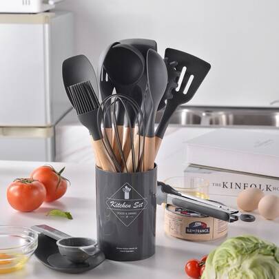 Kit Utensílios de Cozinha em Silicone 12 Peças com Copo Suporte e Cabo de Madeira