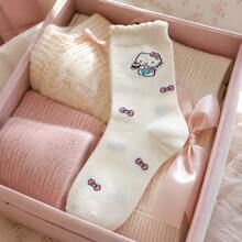 MINISO Sanrio Hello Kitty Calcetines de Cuello Redondo con Patrón de Pastel, Detalle de Volantes, Patrón de Lazo Rosa, Esencial para Regreso a la Escuela - Estilo 4 - Ver 4