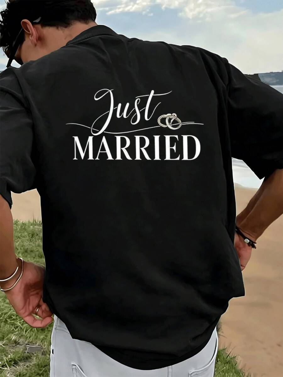 Grafik zeigt zwei ineinander verschlungene Ringe als Symbol ewiger Liebe und die Worte Just Married für frisch verm?hlte M?nner TShirt - Schwarz - Übersicht 1