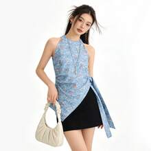 設計師小眾獨特掛脖無袖上衣，小碎花圖案搭配荷葉邊下擺，適合晚宴約會、度假與夏季日常穿著的細肩帶背心 - 藍色 - 查看 3