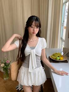 2合1波點V領短袖女款夏季綁繩正肩T恤，修身顯身材設計，性感上衣 - 白拼灰色 - 查看 1
