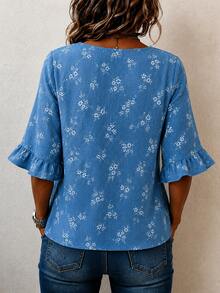 Blus Wanita Ukuran Besar Motif Bunga Efek Denim, Kerah V Berlekuk, Kancing Depan, Lengan 3/4 Berkerut, Atasan Kasual Longgar untuk Liburan Musim Gugur - Biru - View 2