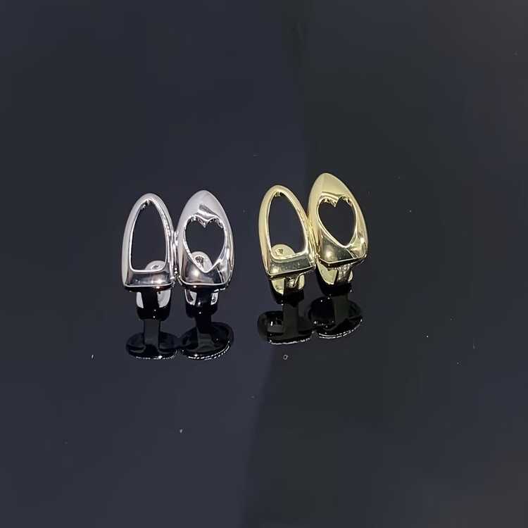 雙排牙齒飾飾 Grillz 精緻愛心圖案 Y2K 嘻哈極簡風 中性裝飾牙飾 適合日常聚會、聖誕節、萬聖節、情人節與新年派對 牙齒清潔工具 旅行牙刷 - 彩色 - 查看 3
