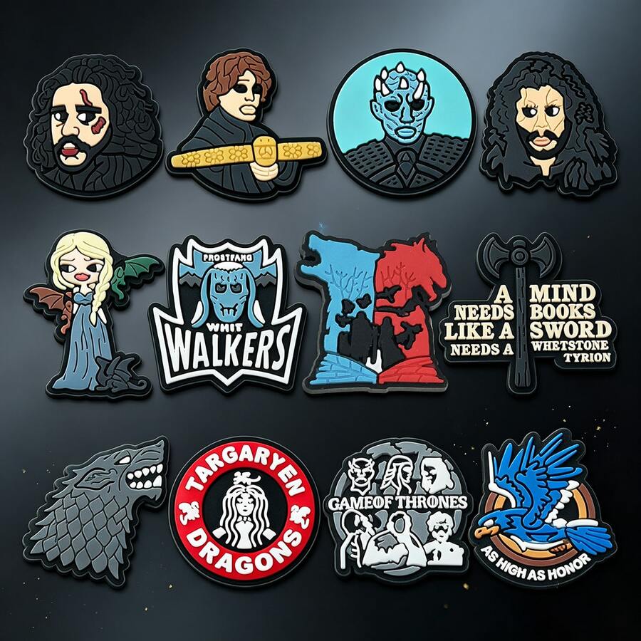 Warner Bros Bộ 12 món charm gắn giày Rights Game, trang trí giày bằng PVC, phụ kiện charm cho giày, quà tặng cho sinh nhật, Giáng sinh, Halloween và quà tặng tiệc