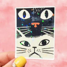 Kucing Hitam Putih, Dua Kucing Saling Menatap dengan Nuansa Bercerita, Dapat Melambangkan Persahabatan atau Tatapan Manis - Stiker Vinyl Tahan Air - Permukaan Halus Tahan Lama, Stiker Bumper Perekat Sendiri, Cocok untuk Mobil, Jendela, Laptop, Truk, Botol Minum - Desain Tahan Lama Multi-Fungsional, Stiker Mobil - vinil - View 12