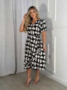 Vestido Feminino Midi Estampado Moda Evangélica - Preto e Branco - Visão 1