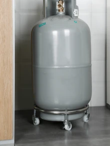 重型金屬氣瓶推車附輪，便攜圓形植物托盤滾輪架，4個360°旋轉腳輪滑動支架，適用於廚房、洗衣房、花園等場所。多功能丙烷氣罐推車附4個鎖定輪－重型可移動底座與架子，適用於氣瓶、花盆與廚房收納。重型不鏽鋼氣瓶推車附鎖定輪－安全便捷移動標準丙烷氣罐－適用於居家與工作坊－DIY愛好者與燒烤愛好者的理想禮物。 - 彩色 - 查看 3