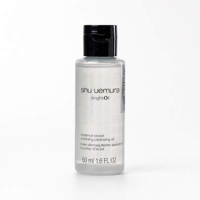 Shu Uemura Blanc:Chroma Aydınlatıcı Temizleme Yağı, Mini Seyahat Boyu Makyaj Temizleme Yağı 50ml