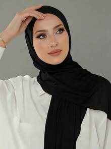 1 buah Hijab Muslim Wanita Bahan Modal Elastis Lembut Warna Polos - Hitam - View 1