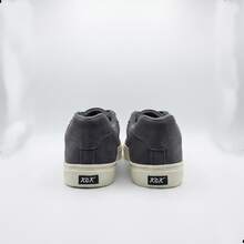 Basic Sneakers For Everyday Wear. Versatile And Timeless. Premium Suede. Immediate Shipping. - Gris - Ver 4