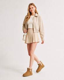 UGG Mini Bailey Button II Boot 羊皮 加絨 短筒 雪靴 女款 栗色 - 紫紅色 - 查看 8