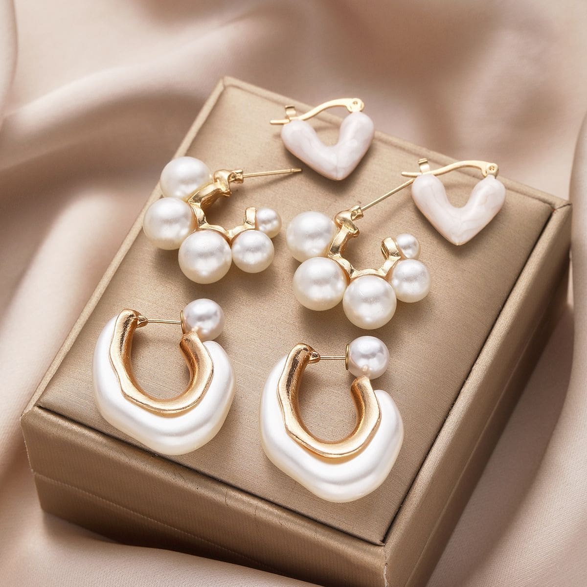 6Pcs French Design Heart Faux Pearl C-Shaped Earrings, Exaggerated Luxury Asymmetrical Dangle Earrings For Women, Fashionable Jewelry For Daily Wear, Party And Banquet - Multicolor - View 1