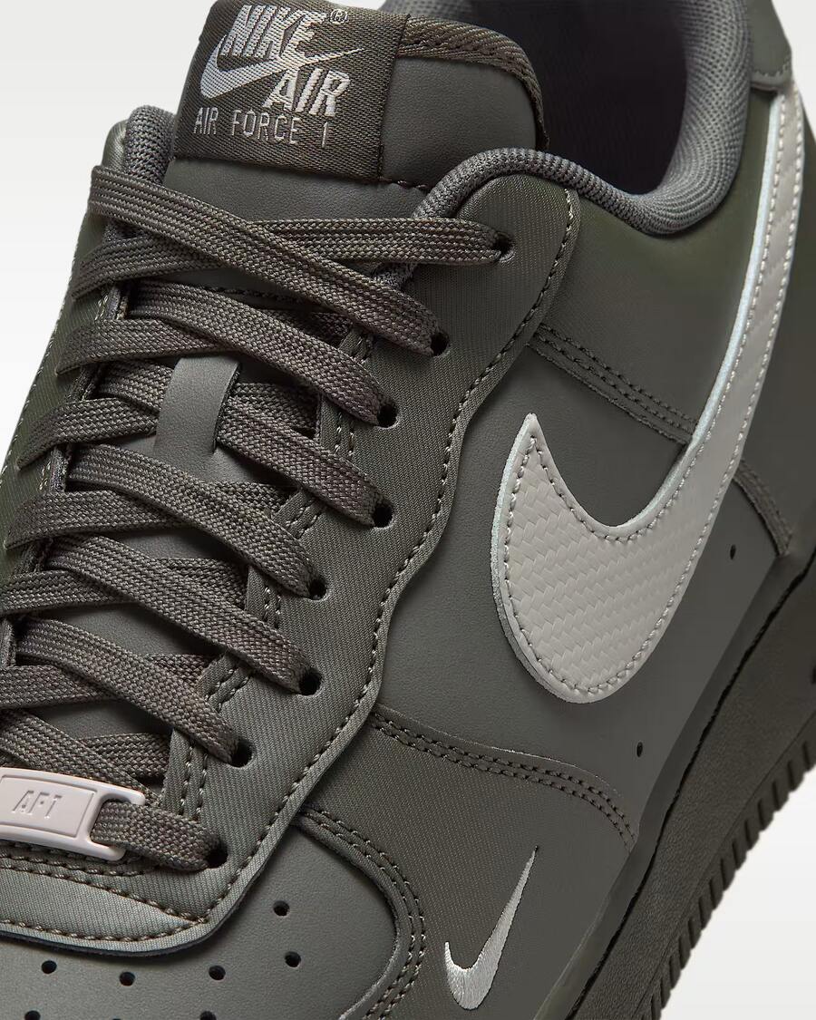 Sepatu Sneakers Nike Air Force 1 '07 Pria IV5732-001 - Hitam - View 1