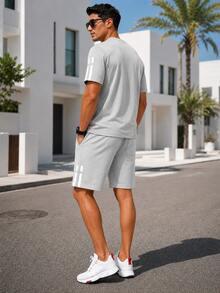 2pcs/Set Men's Unique Striped Print Summer Outfit, Including Round Neck Short Sleeve T-Shirt And Drawstring Shorts With Pockets - Light Grey - View 3