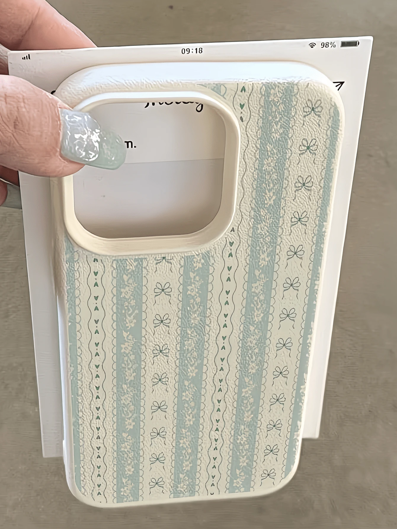 1件 白色與藍色條紋蝴蝶極簡風格個性化 TPU 防震全包覆手機殼，適用於 Apple 17 16 15 14 13 12 11 Pro Max Air 及 Series 系列 - 彩色 - 查看 1