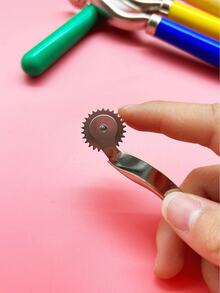 Metal Tracing Wheel, 5 Colors Available, Colorful Round Handle, Sewing DIY Fabric, Leather Sample Transfer, Home Tailoring Pattern Making, Fabric Craft Beginner Tool - Caster Wheel - View 1