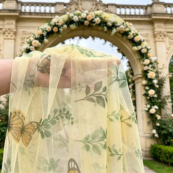1pc Butterfly Green Leaf Print Mesh Table Runner, Wedding Decoration Table Runner, Birthday Party Table Runner, Dining Table Decoration Mesh, Banquet Tabletop Decoration Table Runner, Made Of High-Quality Polyester Material, With Exquisite Heart Print On The Surface, Suitable For Wedding Season, Graduation Season, Carnival Party And Various Decoration Scenes, Suitable For Family Gatherings, Birthday Parties