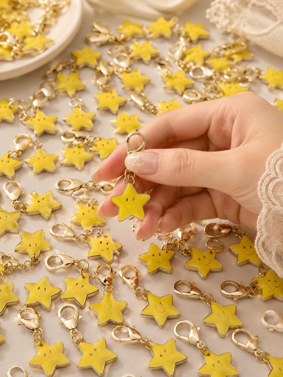 1/10/20/30pcs Smiling Face Star Shaped Keychains, Bulk Party Favors Mini Pendants, Birthday Holiday Event Universal Small Gifts, Creative Decorative Charms, Suitable For Colleagues Friends Back To School Celebration - Multicolor - View 1