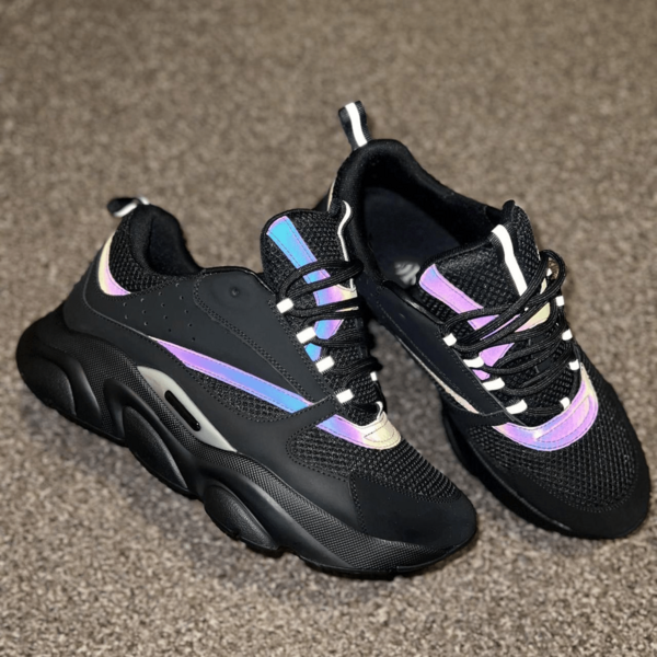 CD sneakers met een dikke zool in zwart-wit, neutraal design, ademend en gedempt - voeg een antisliphoogte toe voor een casual urban stijl.