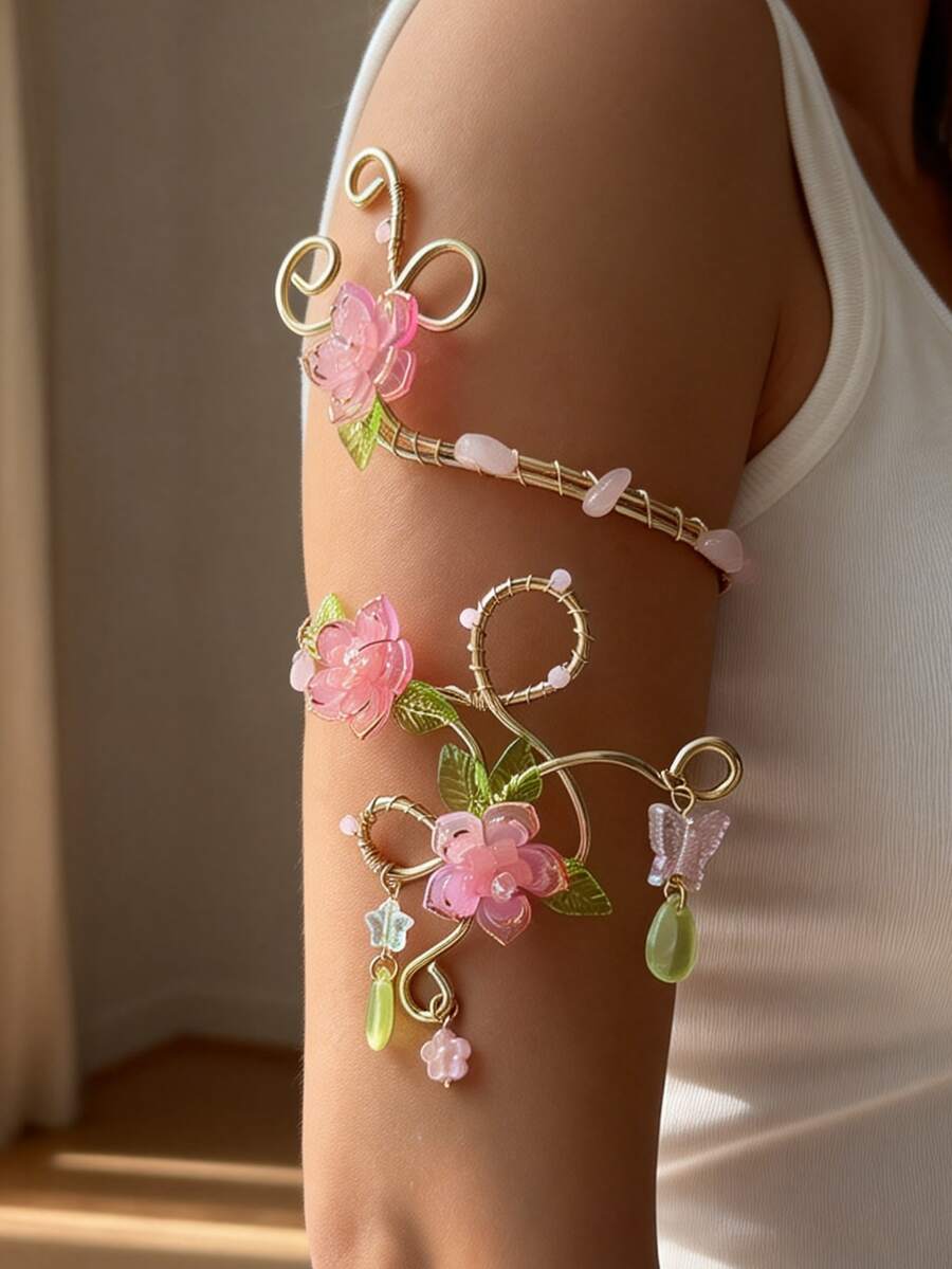 Bracelet de bras Fairycore à fleurs, manchette de bras supérieur en fil doré avec fleurs roses, papillon et goutte de cristal pour femmes, bijoux bohèmes de plage - jaune doré - Voir 1
