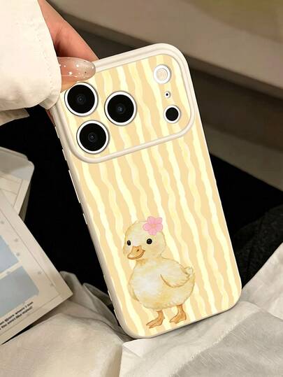 1 Adet Şık Sevimli Çizgili Küçük Sarı Ördek Desenli Yan Kalp Detaylı Düşmeye Karşı Dayanıklı Premium Yumuşak TPU Telefon Kılıfı, Doğum Günü Hediyesi, Arkadaşlara, Aileye, Çiftlere ve Kendinize Tatil Hediyesi Olarak Uygun, 17/16/15/14/13/12/11/X/XR/XS MAX ve Galaxy A56/55/A03S Serisi ile Uyumlu