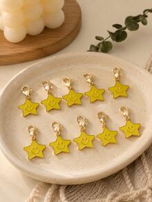 1/10/20/30pcs Smiling Face Star Shaped Keychains, Bulk Party Favors Mini Pendants, Birthday Holiday Event Universal Small Gifts, Creative Decorative Charms, Suitable For Colleagues Friends Back To School Celebration - Multicolor - View 4
