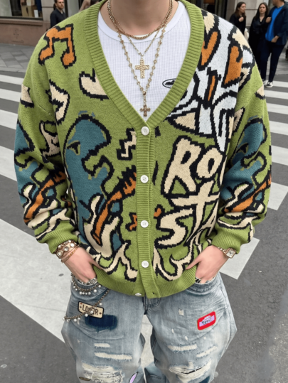 ANDREILEE 休闲宽松V领开衫毛衣，饰有恐龙和字母图案，男女皆宜的百搭街头服饰，适合春、秋、冬季穿着。