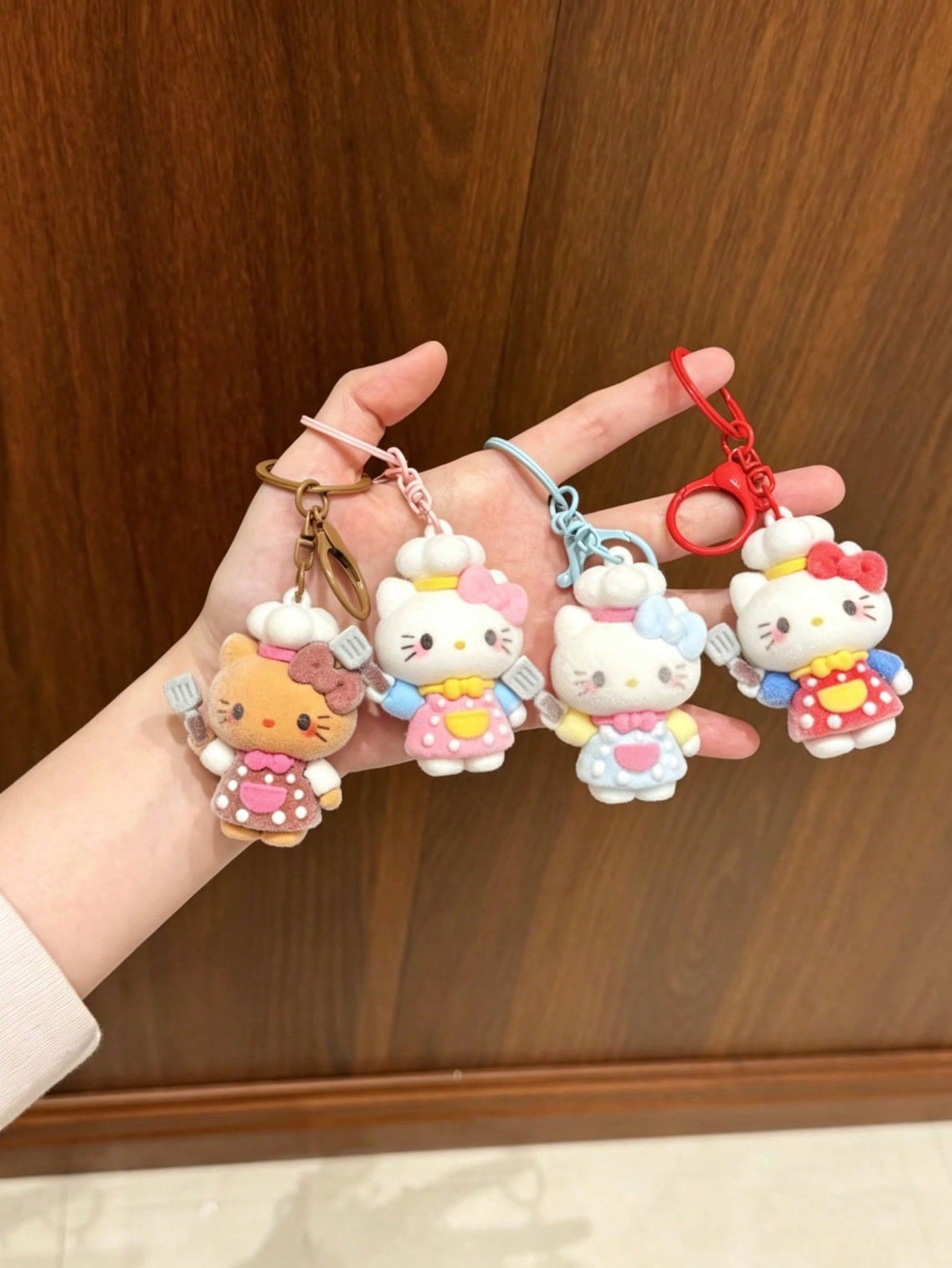 Sanrio 可愛 Hello Kitty 主廚植絨鑰匙圈吊飾，3D 卡通 KT Cat 可愛掛飾，適合包包、車鑰匙，女孩禮物 - 彩色 - 查看 1