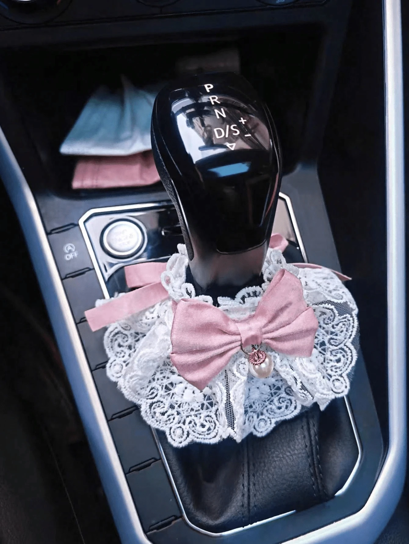 1pc Cute Bowknot Gear Shift Lever Cover, Bowknot Decor Gear Shift Kit, Suitable For Manual/Automatic Cars, Car Interior Decoration Accessories, Car Decoration, Car Supplies, Cute Car Gear Shift Lever Cover