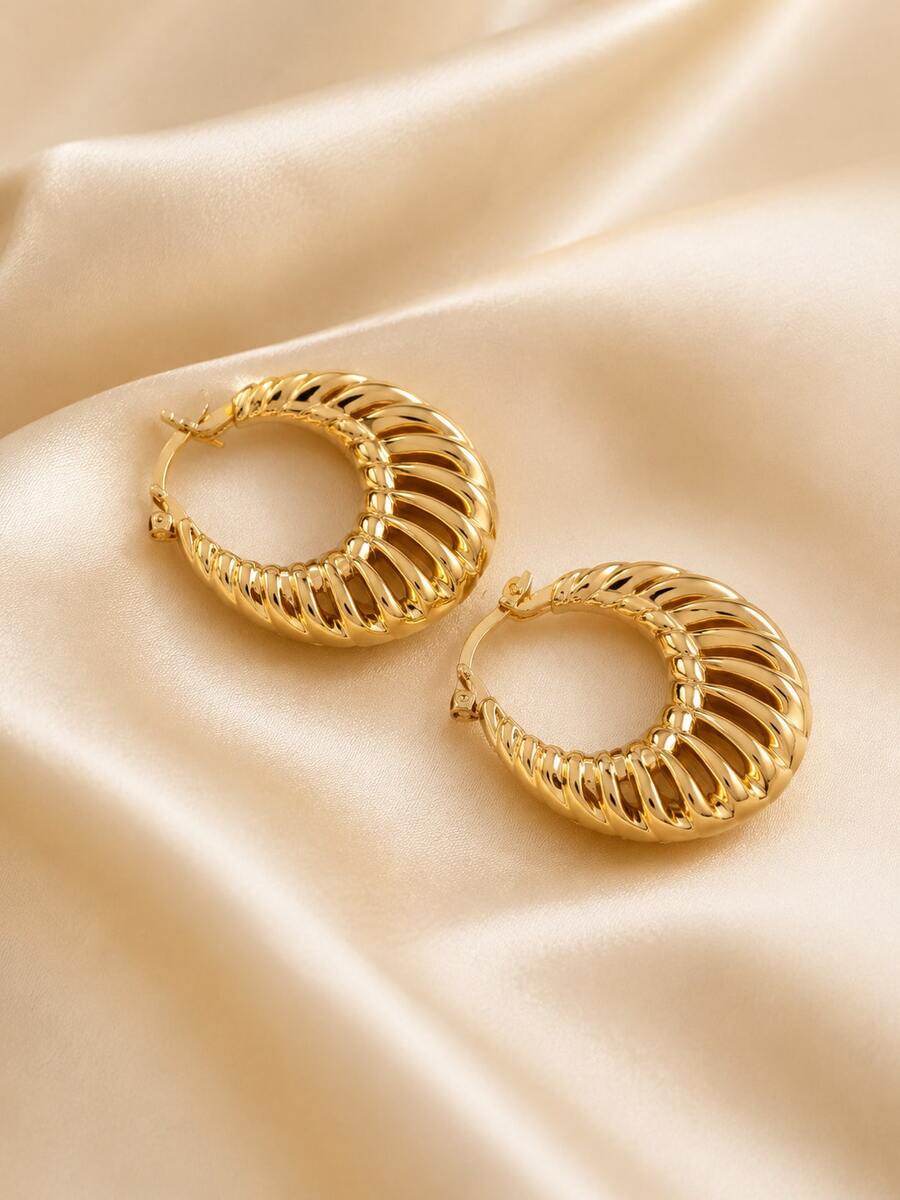 1 par de pendientes de aro curvos con rayas y capas elegantes y exquisitos para mujer, pendientes de lujo para fiestas, resistentes y favorecedores para el rostro en 3D - pendientes - Ver 1