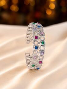 1pc Court Style Hollow Geometric Exquisite Women's Wide Bracelet, Square & Water Drop Intertwined Design, Elegant Bridal Gift, Noble Elegant Hand Accessory - Bracelet - View 4