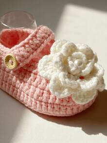 1 Pair Handmade Infant Boots, Green Crochet With White Flower, Button Closure - Baby Pink - View 5