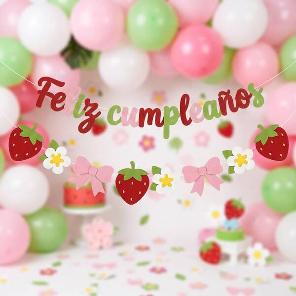 2PCS Happy Birthday In Spanish Strawberry Bunting, Strawberry, Small White Flowers, Bow, 2D Felt Cute Birthday Party Bunting, Suitable For Summer Birthday Party Decoration, Wall Decoration, Can Be Used Indoors And Outdoors