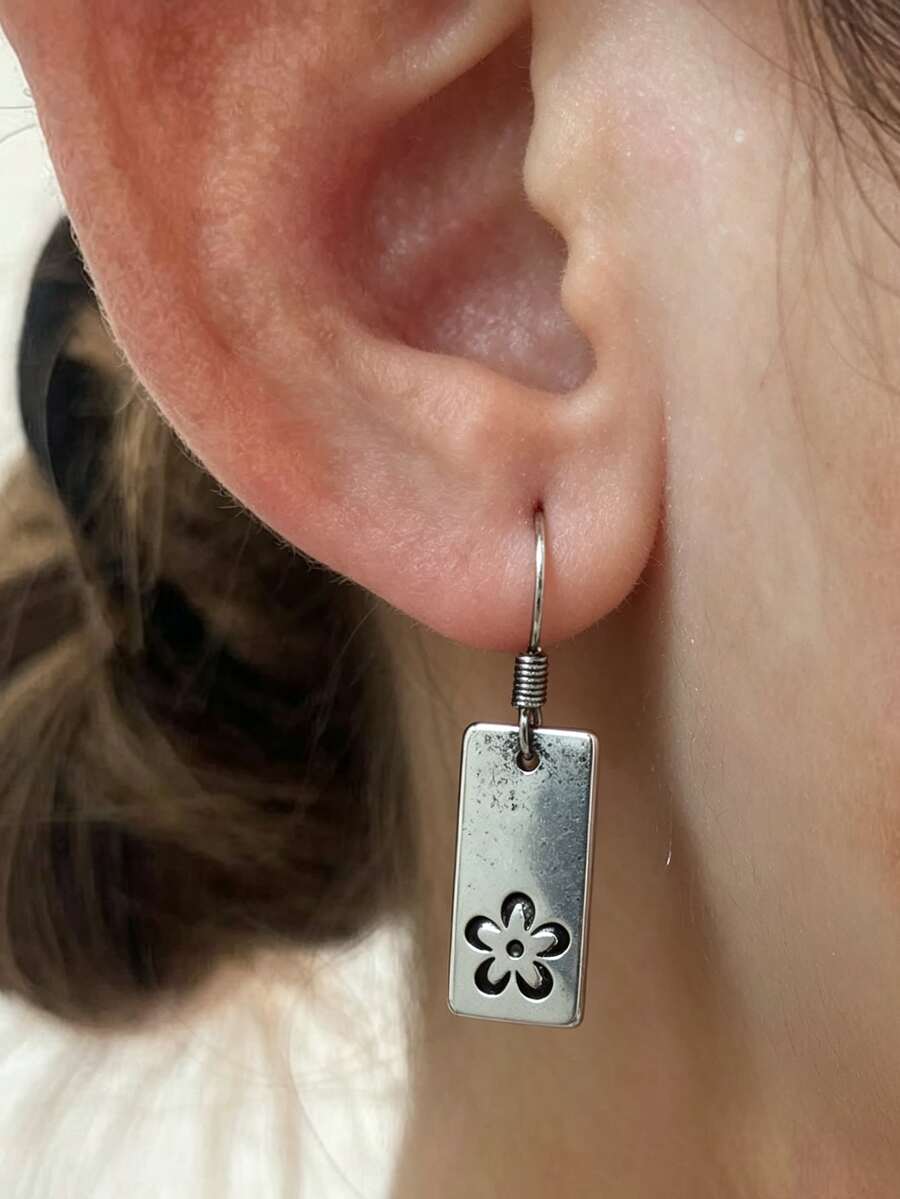 1 Pair Vintage Floral Dangle Earrings, Suitable For Women's Daily Wear And Vacation - Antique Silver - View 1