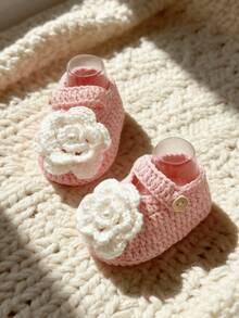 1 Pair Handmade Infant Boots, Green Crochet With White Flower, Button Closure - Baby Pink - View 4