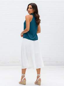 Elegant Women's High Neck Sleeveless Blouse With Pearl Button Detail - 水鴨藍 - 查看 4